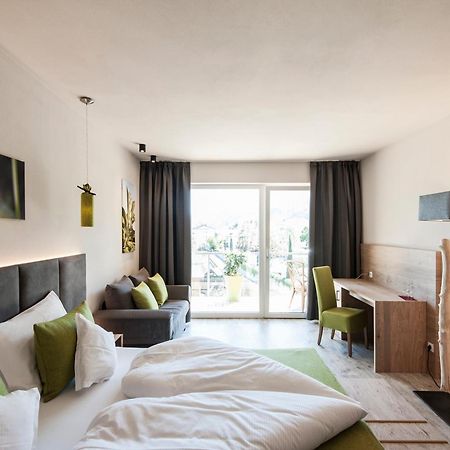Hotel Pfeiss Лана Экстерьер фото