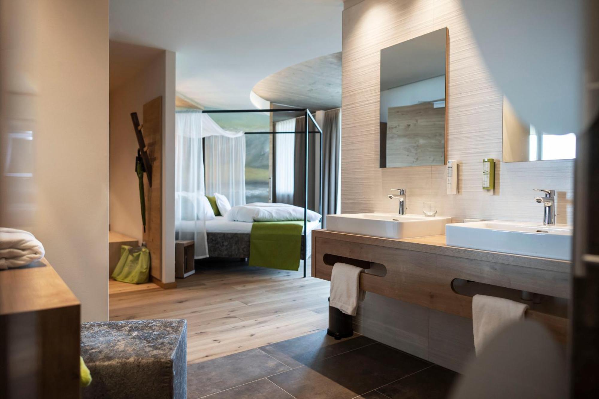 Hotel Pfeiss Лана Экстерьер фото